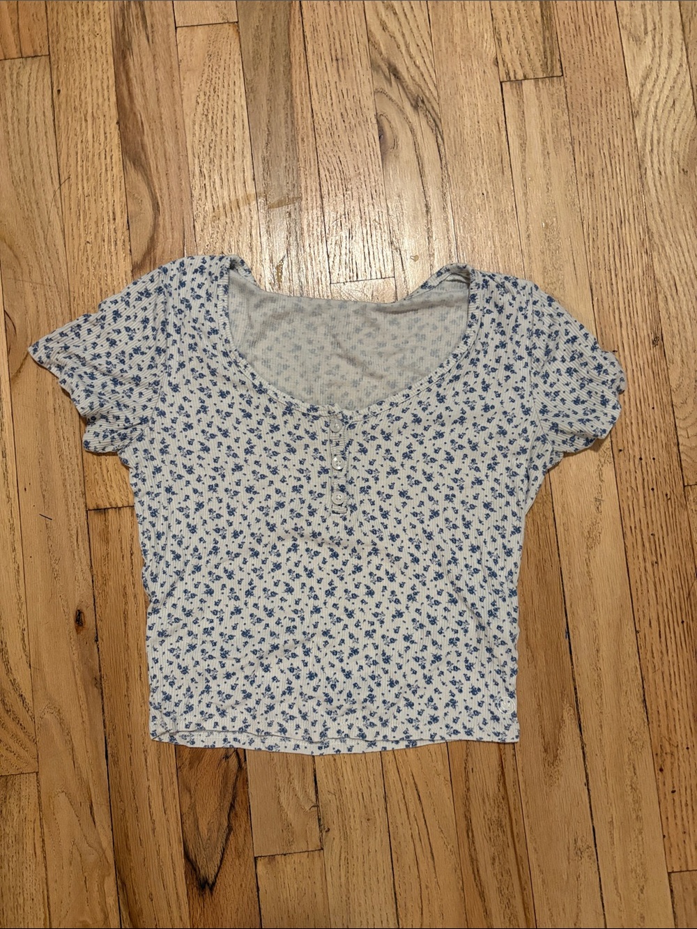 Blue Floral Scoop Neck Button Crop Top - Unbranded